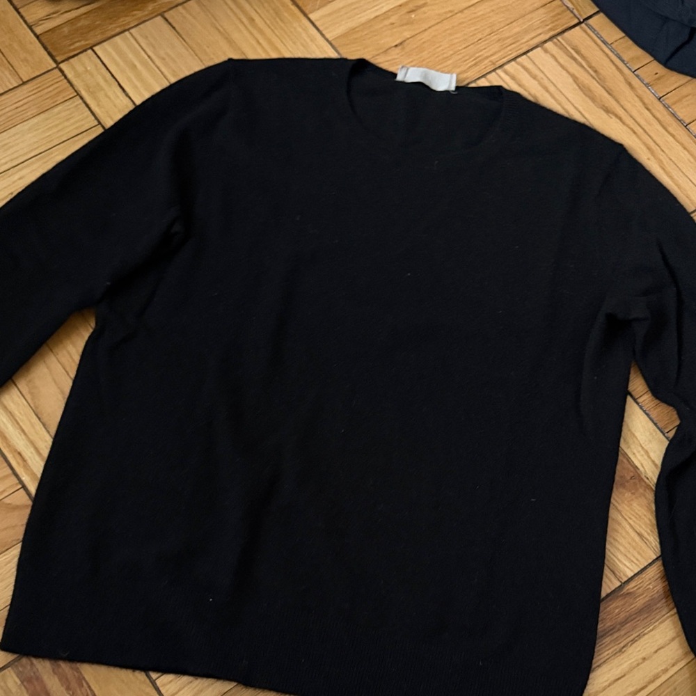 Everlane Black Crew Neck Cashmere Sweater